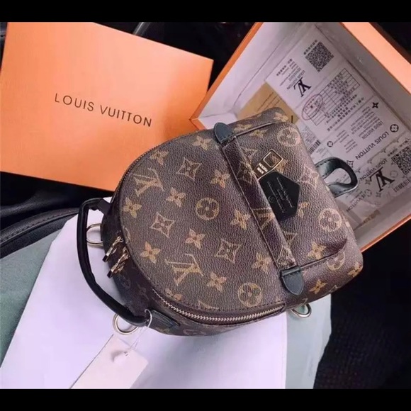 Sold !! Lv mini bag pack !!! - Picture 3 of 9